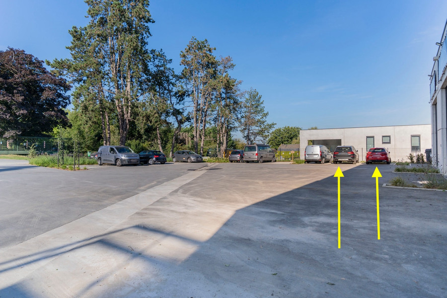 Assesse - Spacieux hangar - photo 2