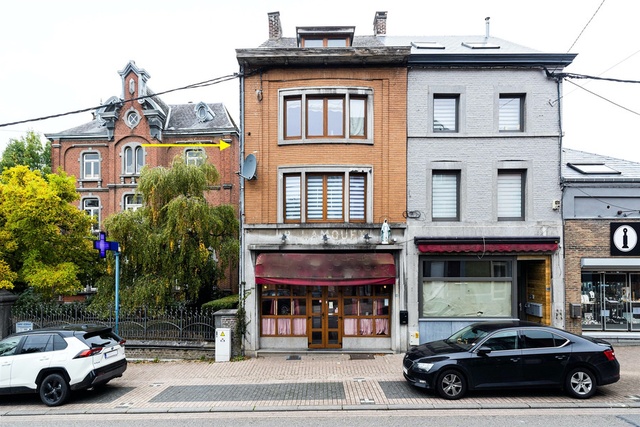 Immeuble à usage mixte bureaux